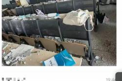 河北一职院教室房顶脱落致学生受伤校方：及时送医处理现已回家休整