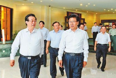 张巍任 *** 河南省委副书记 第1张